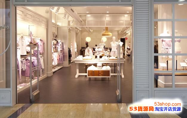 换季服装店如何装修更形象?_53货源网